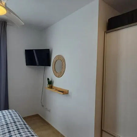 Modern House With 2 Bedrooms Near The * Castillo del Romeral
