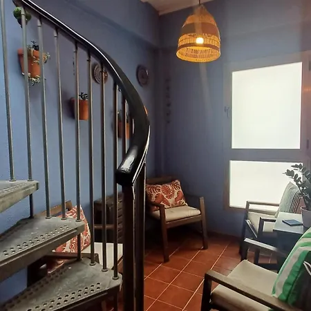 別荘 Modern House With 2 Bedrooms Near The Castillo del Romeral
